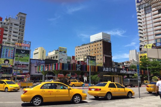 高雄最后一眼:这座城市还是很美丽的 高雄火车站