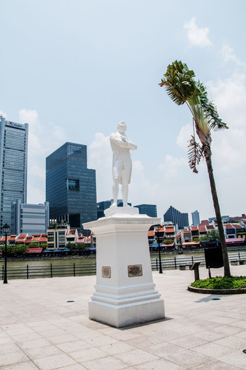 视为"国父" 人们认为新加坡河的泊船北码头正是莱佛士当年的登陆地点