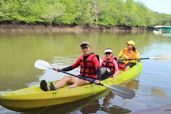 避开游客,今天去划船, 包车司机很郁闷 一路问了我无数次,仅仅就是