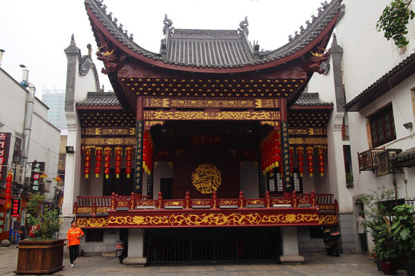 太平街 当然长沙这条太平街还有一些古建筑,诸如戏台,贾谊故居,太平