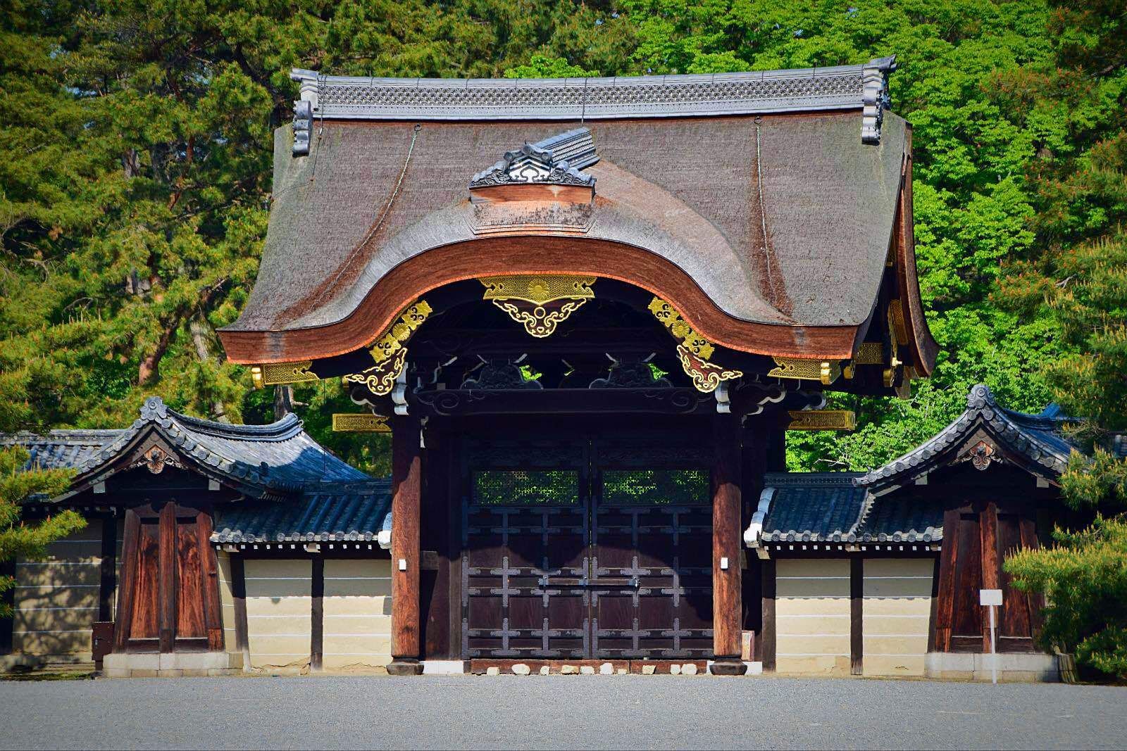 还是琉璃瓦好看啊. 京都御所