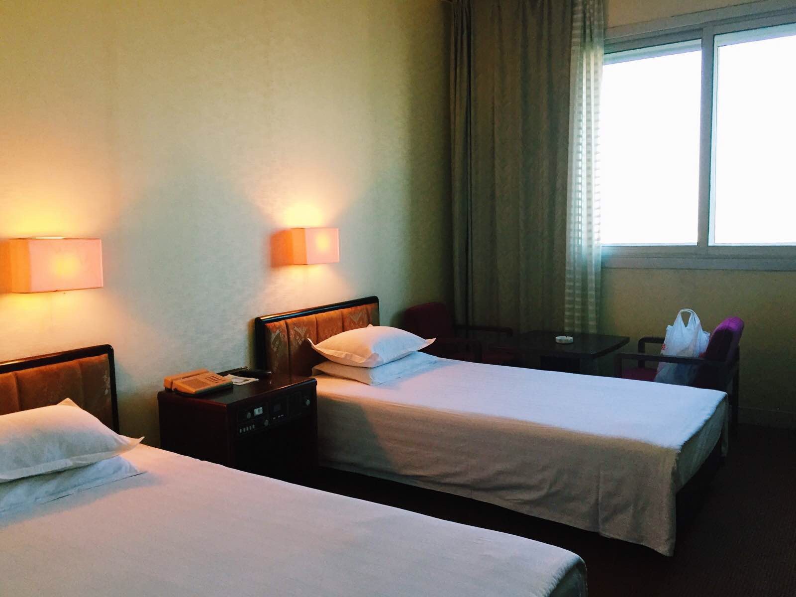 房间,大概相当于国内的三四星级酒店的水平吧 羊角岛国际饭店