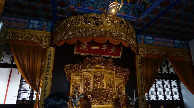 初探金陵三日行 应天有雨也有晴