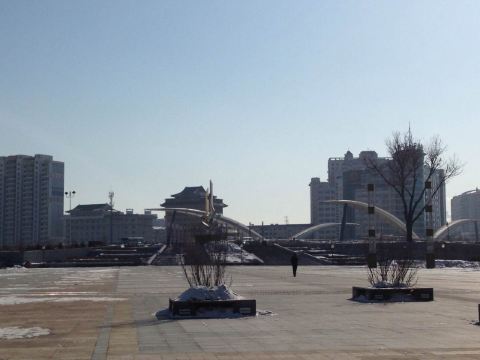 延吉大桥旁侧的青年广场