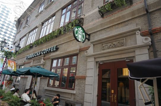 星巴克也很有feel呢~很符合它自己的风格~(话说第一次体验到了各种