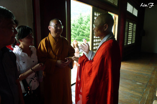 名字源自普贤菩萨,在朝鲜佛教界地位很高.