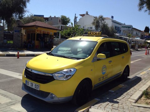 出租车都是7座 阿拉恰特