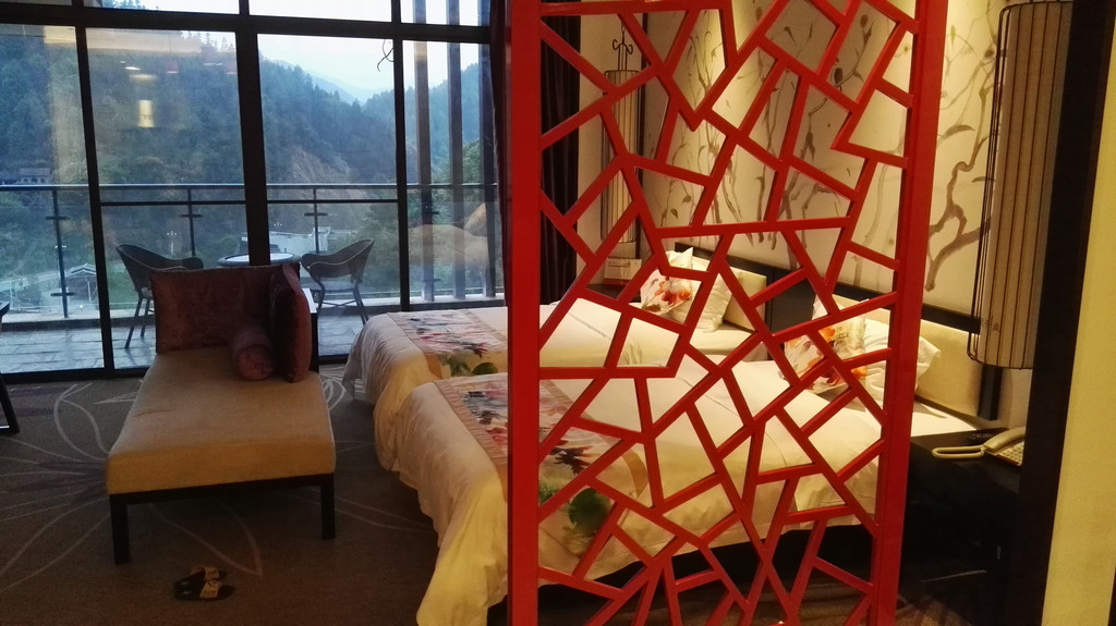 广西象州温泉,金秀莲花山,贺州姑婆山,黄姚古镇,梧州骑楼自驾游