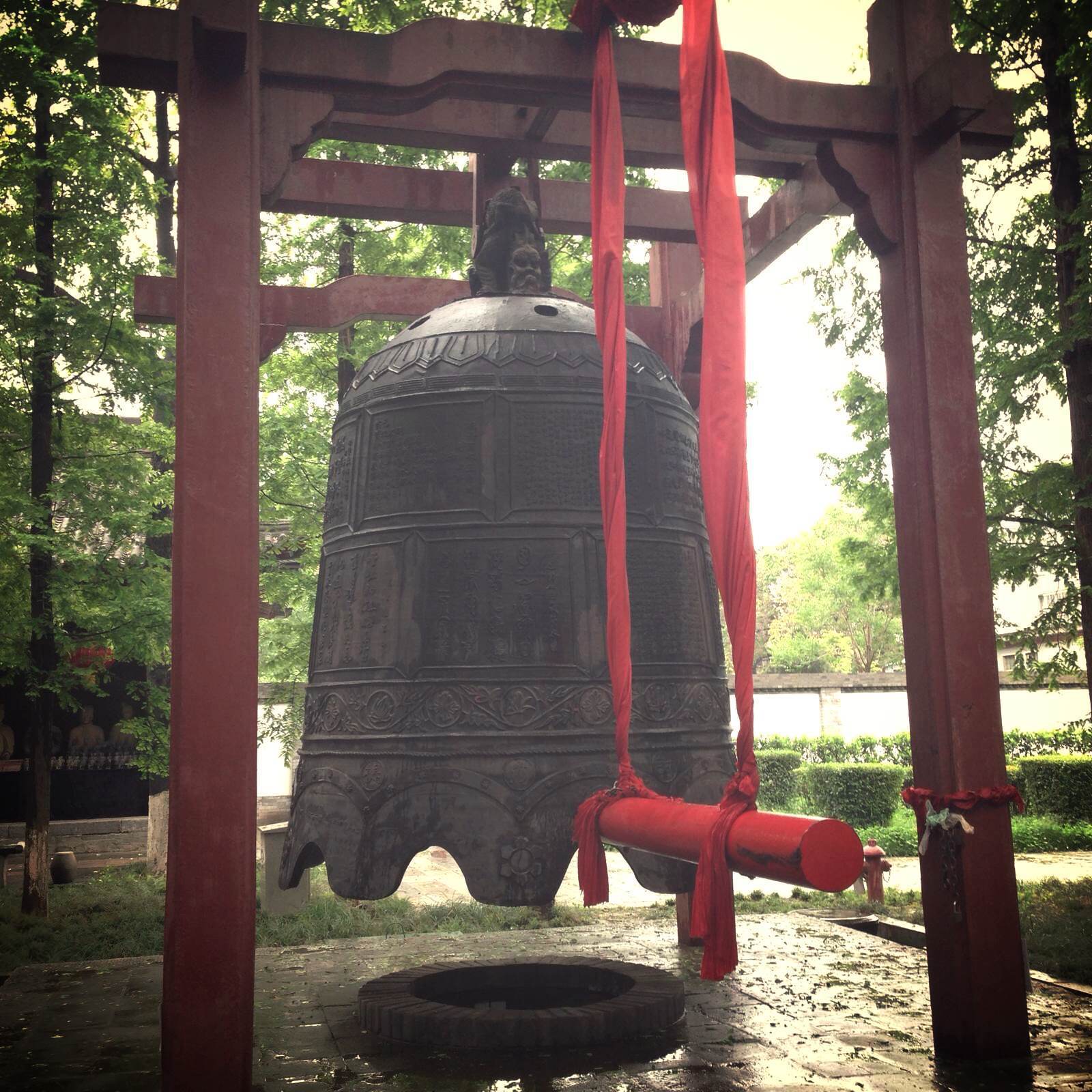 小雁塔公園裡的大鐘,5塊錢敲3下 小雁塔(薦福寺)