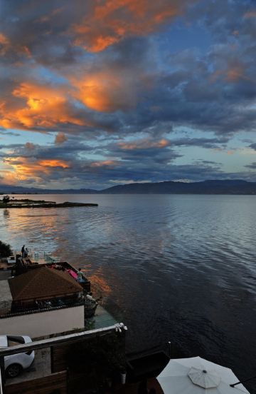 美丽的洱海傍晚