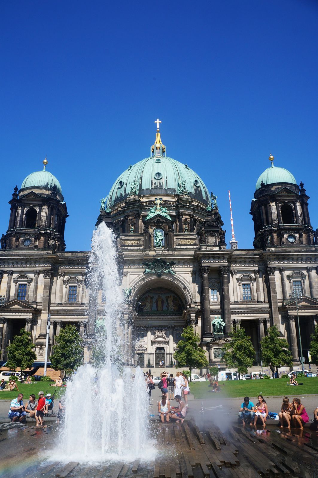 德国主教座堂(deutscher dom)是德国柏林的一座教堂,位于御林广场