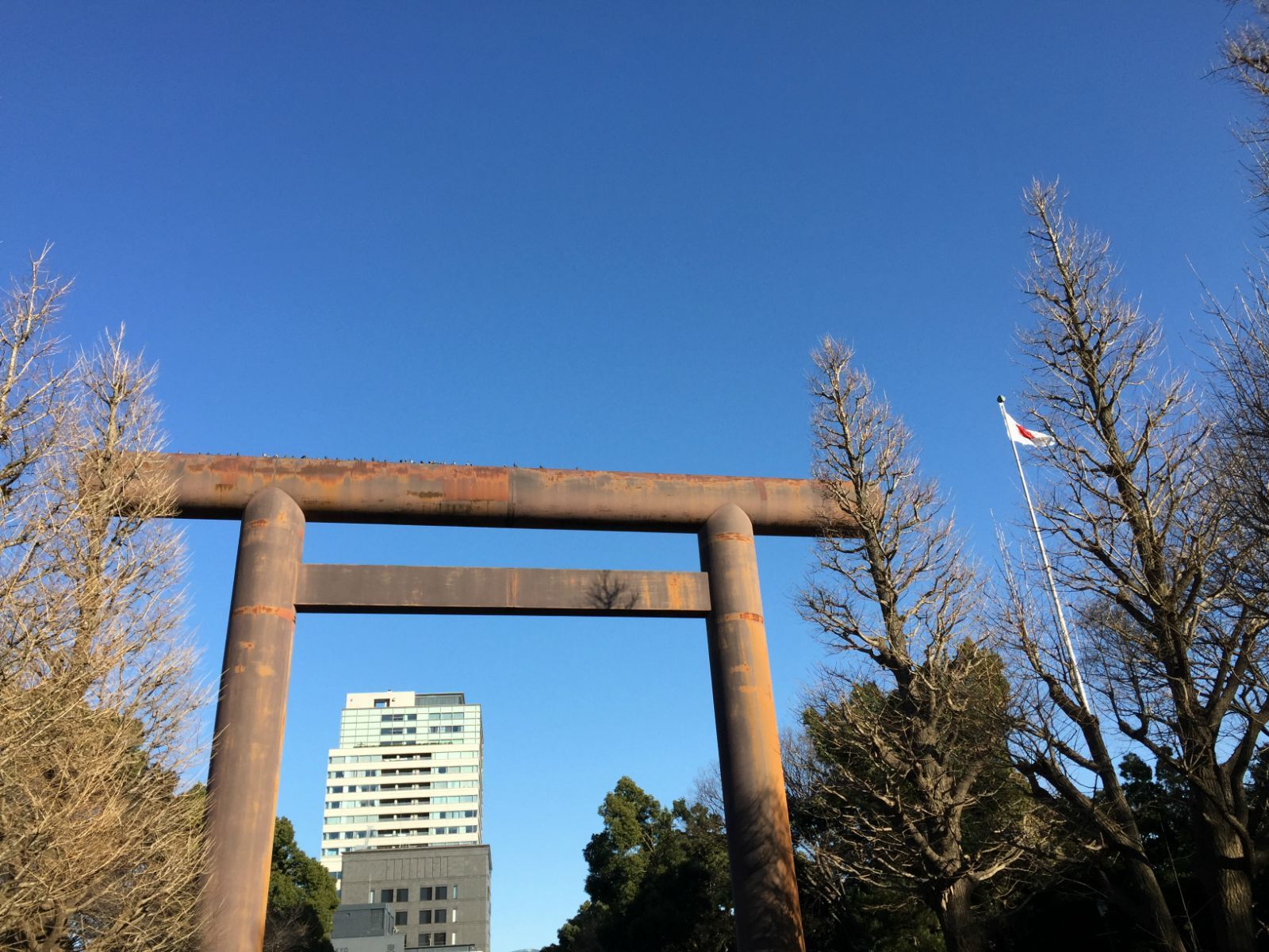 参道入口处的鸟居 靖国神社