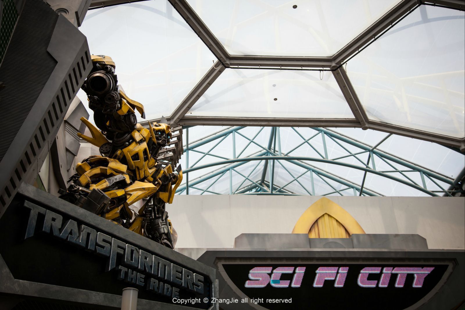 大黄蜂,快跳下来.叔叔带你回中国. 新加坡环球影城