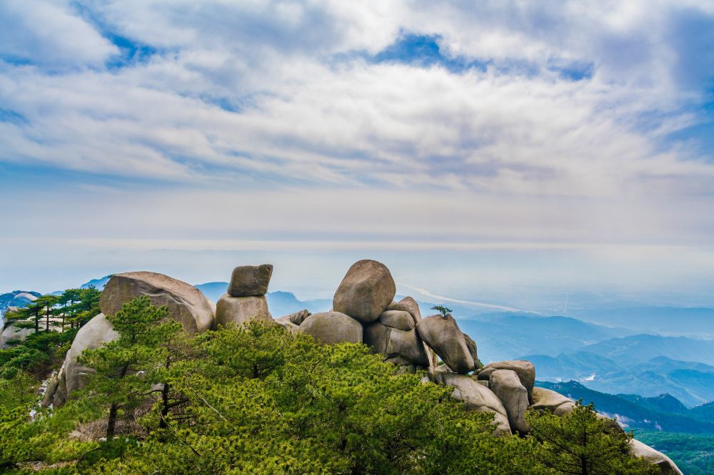 天柱山(世界地质公园)的自然景观令人叹为观止.