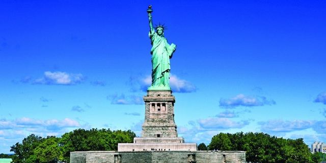 自由女神像简介法国 4545363c583a4585beb503ff48f3a325_R_640_320.jpg