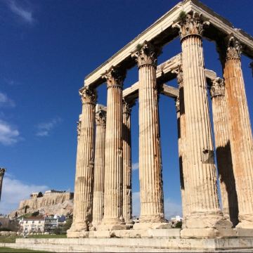 侧面俯瞰皮埃格斯小镇,每个面都是景 到了希腊,怎能不尝一下当地特色