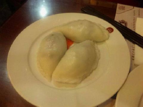 角仔——用粘米粉制作而成,里面有丰富的豆角与虾米,要趁热吃才好吃