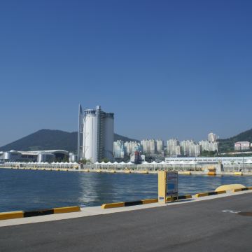 4th day 韩国第二站:丽水 今早邮轮抵达了丽水港,丽水是2012年世博会