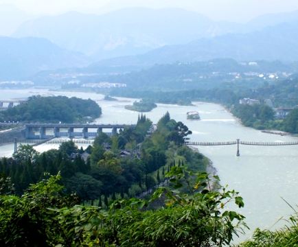 避暑都江堰----天下太阳一个样:热!热!热!