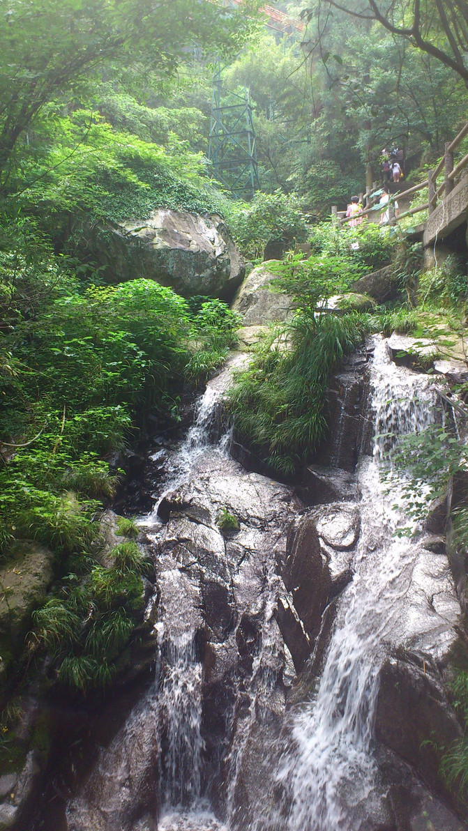 初夏小夫妻上海出发自驾浙江安吉的避暑周末两
