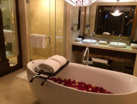 喜欢          引用到评论  浴室