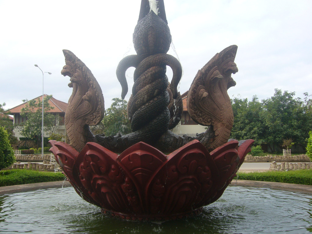 图46 所住宾馆前的柬式标记:8头蛇