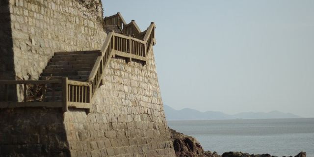 服务: 人均消费: 商户描述:十里金沙垂钓园是朱家尖风景旅游开发特