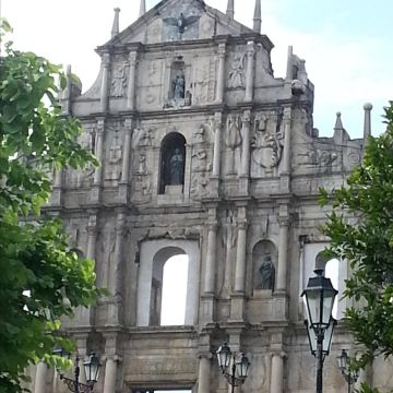 大三巴牌坊的正面.