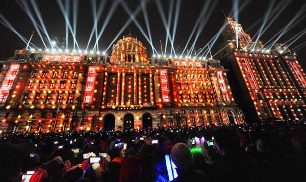 灯光秀视觉盛宴推荐 64f572a899f54b8b9596f968e27c9ab0_R_600_10000.jpg