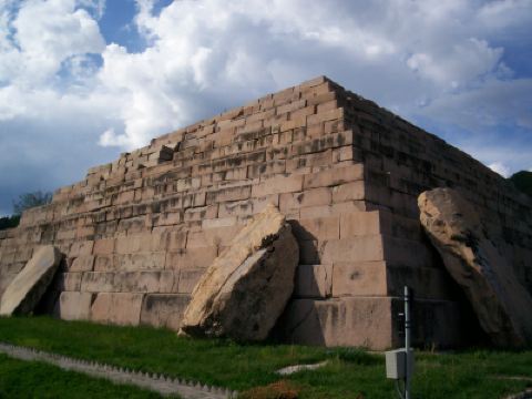 【携程攻略】集安集安洞沟古墓周边住宿,集安洞沟古墓附近酒店预订/价