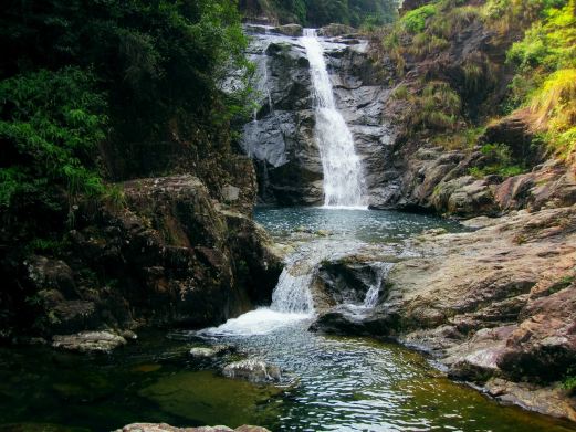 藤溪瀑布群图片