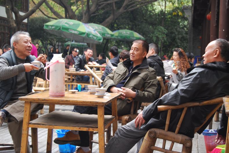 摆龙门阵
