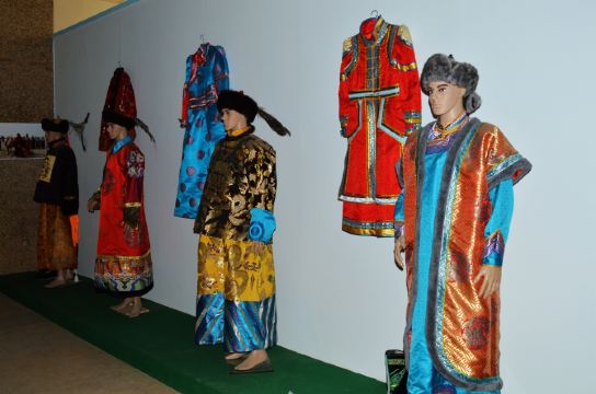 二楼辽陈国公主与驸马