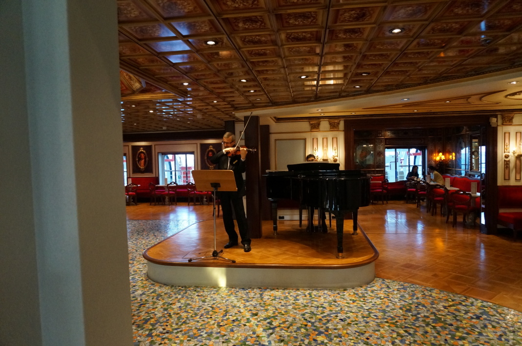 令人陶醉的古典音乐 3层弗洛里安咖啡馆