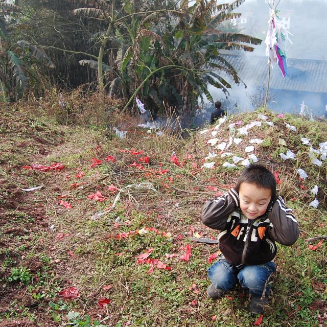 2月5日,去上坟. 爷爷属于"少小离家老大回",年龄越大越怀念故乡.