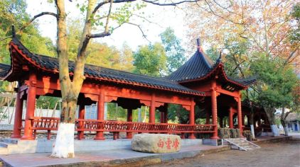 白云峰峡谷漂流