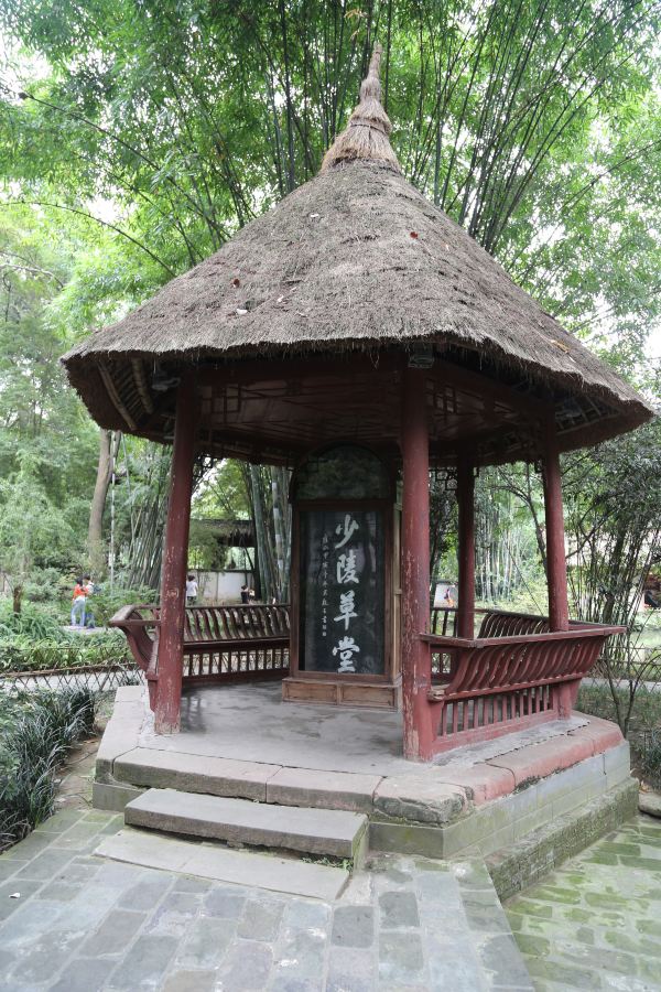 建议去锦里的时候直接去武侯祠看下,它们挨着!