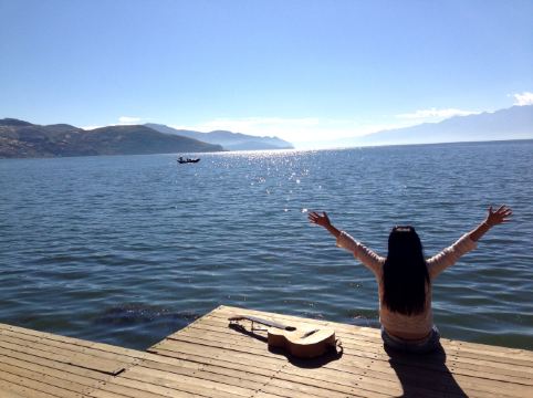 要使自己的照片不像游客又有个性,其实只要一个手机就能拍出大片的