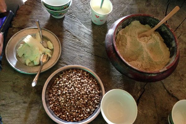 酥油茶,奶味兒很重,我不是很喜歡這個