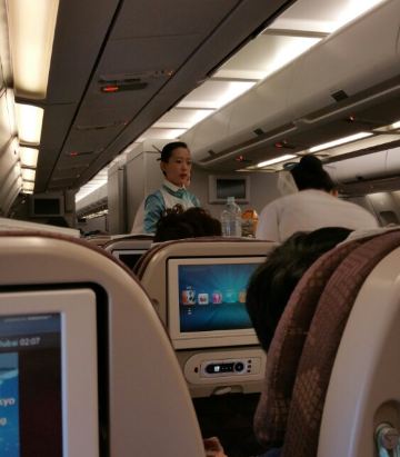 大韩空姐正在辛勤的老