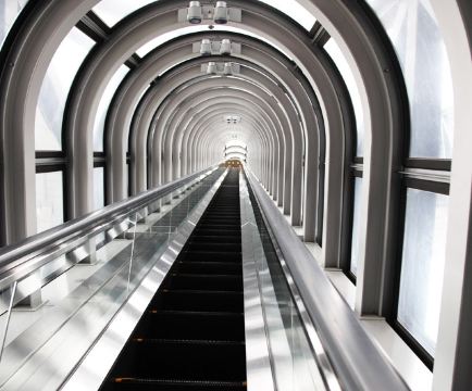 先坐观望直达电梯到一半,(全透明的,有点像冲天塔!